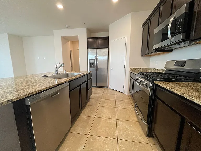 2124 Del Aqua Ave — Photo 13