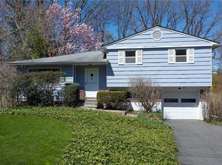 20 Overhill Rd, Elmsford, NY 10523