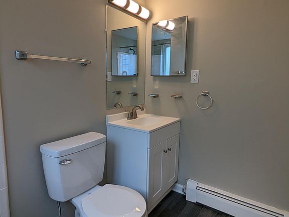 4th image of 1427 Ford Ave #1