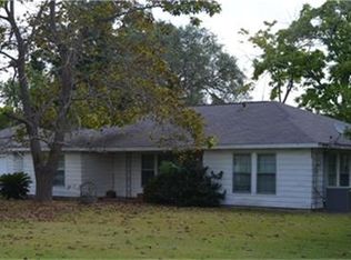 2700 Elvinta St, Baytown, TX 77520