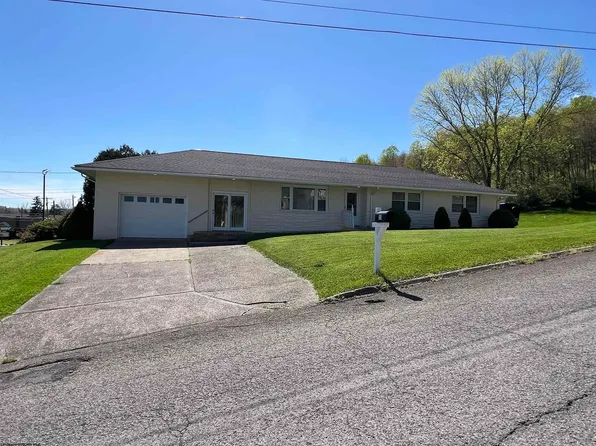 15 Seneca Dr, Buckhannon, WV 26201