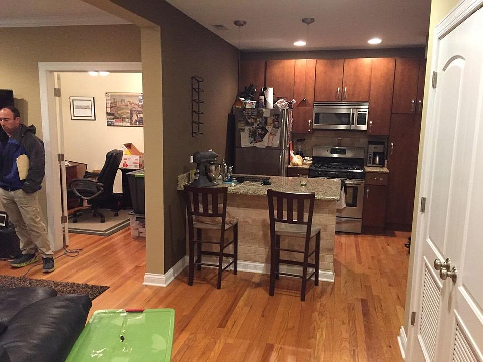 1st image of 3808 1/2 N Marshfield Ave #2