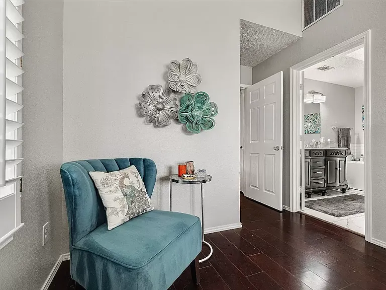 2956 S Bend Dr — Photo 4