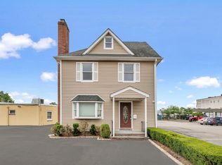 12 Richard St, Hicksville, NY 11801