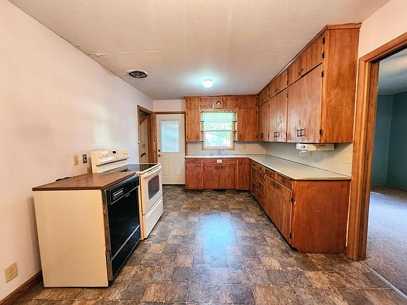 5th image of 408 Milwaukee St