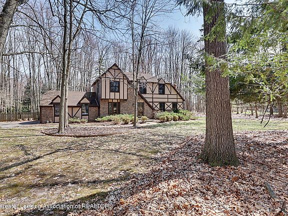 3rd image of 4330 Cornell Rd