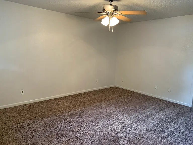 910 Sandefur St #100 — Photo 4
