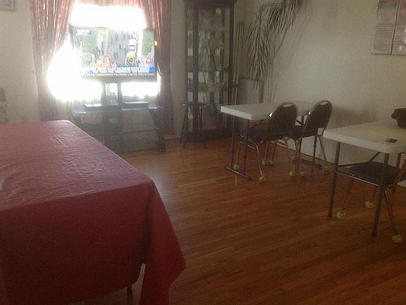 4th image of 703 E Walker St