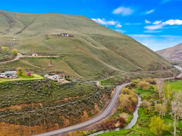 3212 Thorp Road, Moxee, WA 98936