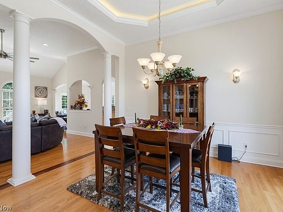 5th image of 2211 Meadowsweet Ln