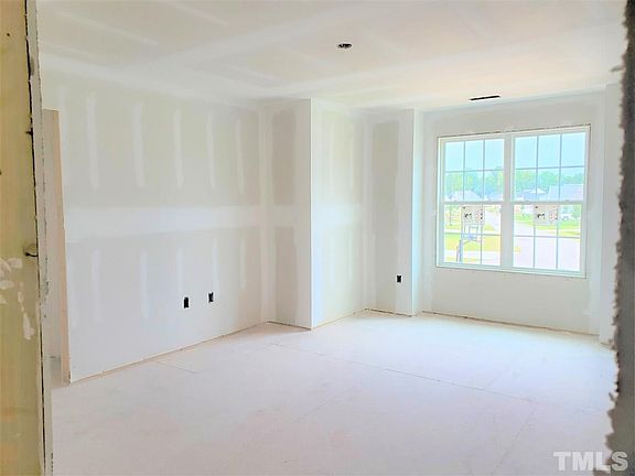 5th image of 257 Farmall Dr