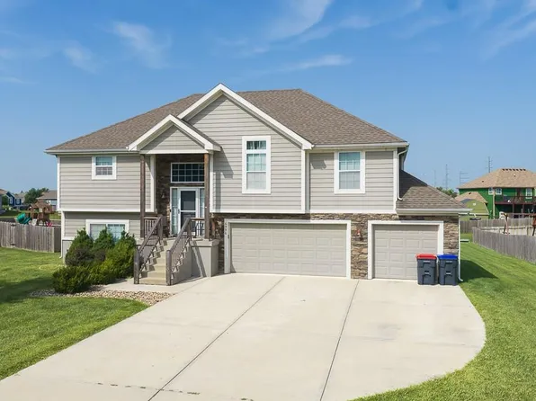 6996 141st St, Basehor, KS 66007
