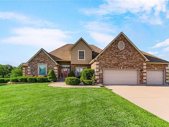 2nd image of 24406 Woodland Cir