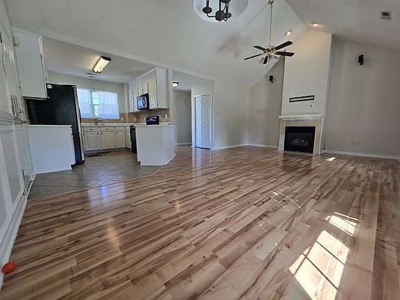 3rd image of 608 Pepper Ann Ln