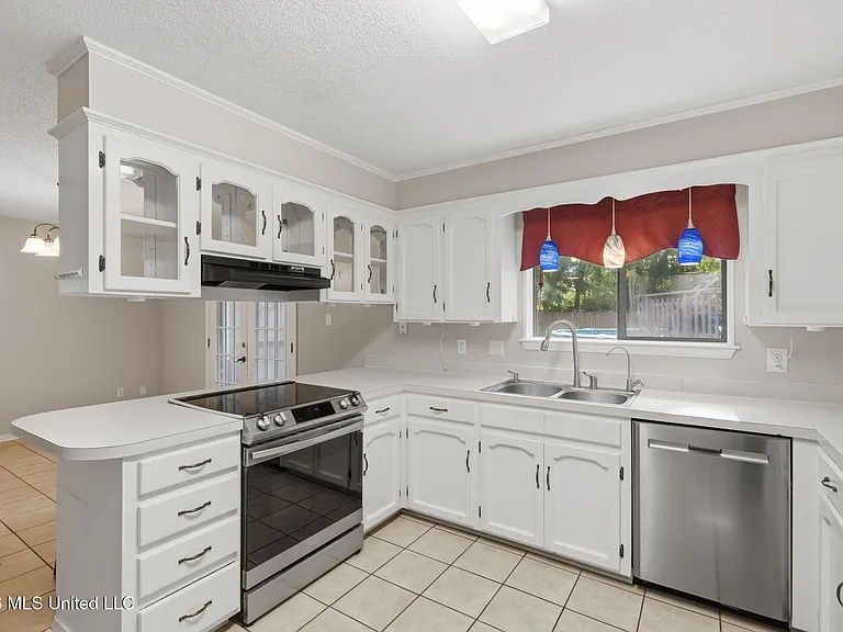 122 Booth Cir — Photo 13