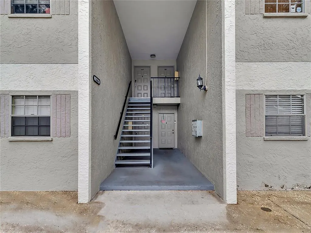 2 bed, 2.0 bath, 984 sqft, $1,650 — Photo 3