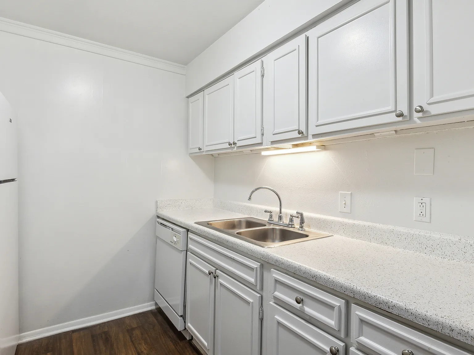 Fairway Club Apartments — Photo 2