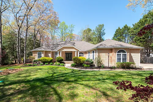 15 Greystone Dr Photo 1