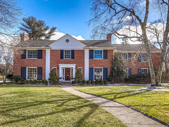 3233 Bradway Blvd, Bloomfield Hills, MI 48301