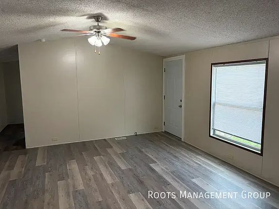 3rd image of 304 E 18th Pl #123