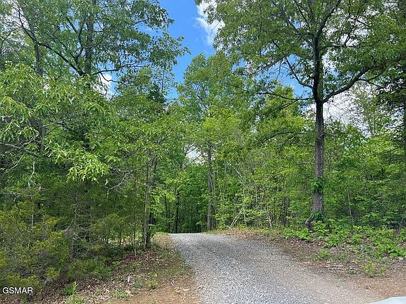 2nd image of 1127 Old Highway 66