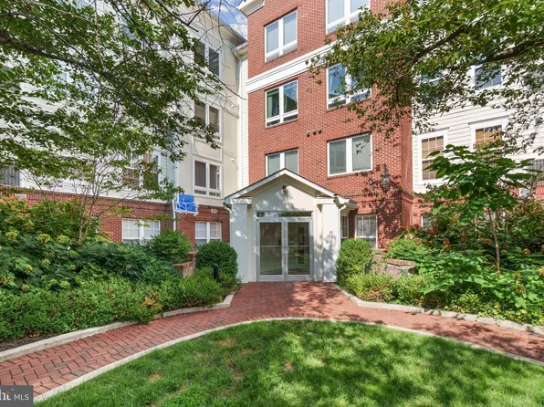 801 S Greenbrier St APT 113, Arlington, VA 22204