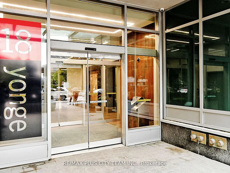 18 Yonge St #2013 — Photo 35