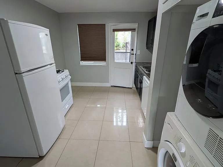 1, 2, and 3 Bed Townhome Style Homes Close to Sloan's Lake, Panorama Park!! — Photo 24
