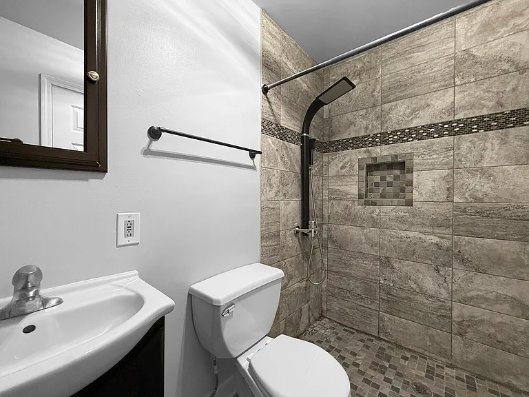 1642 N Marshfield Ave #1R — Photo 11