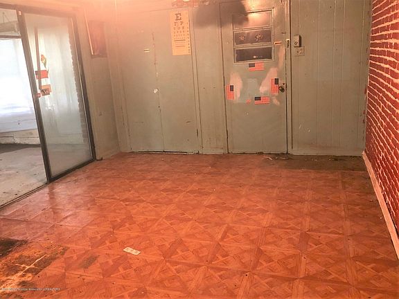 2nd image of 5561 Caroline Dr