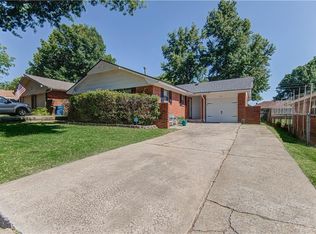 1136 Live Oak Dr, Midwest City, OK 73110