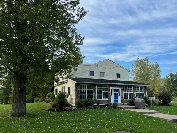 8350 Goodrich Rd, Clarence Center, NY 14032