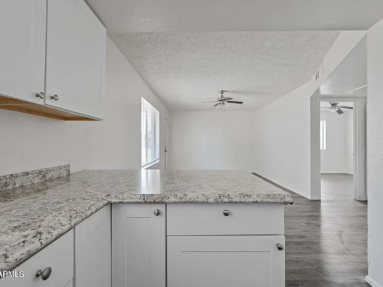 717 E Roeser Rd #101 — Photo 10