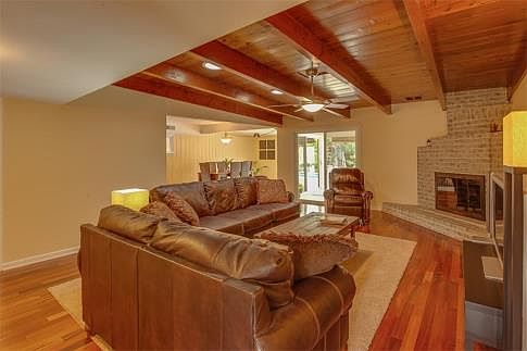 3rd image of 6037 Wilkinson Ave