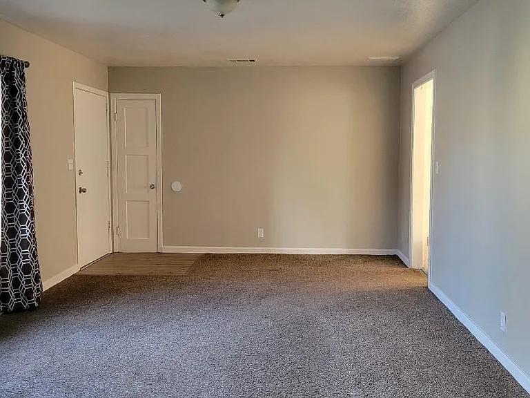 1305 E Harvard Ave — Photo 5