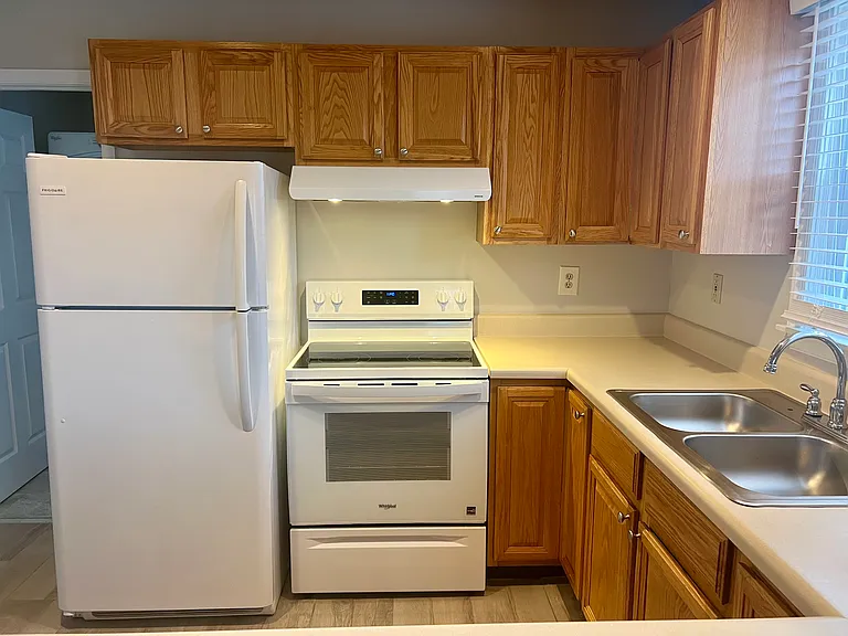 2703 Arctic Ave #B — Photo 16