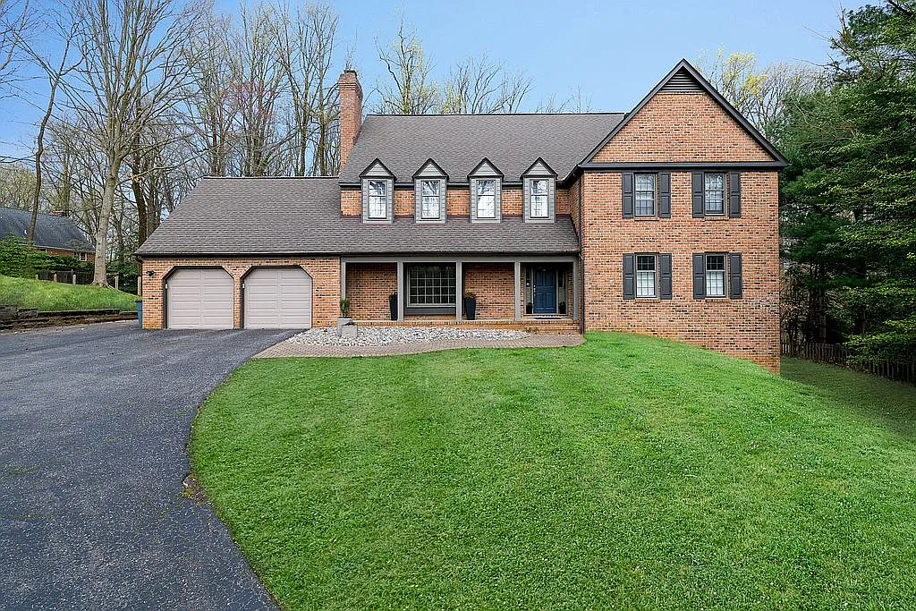 16 Belleview Dr photo 1