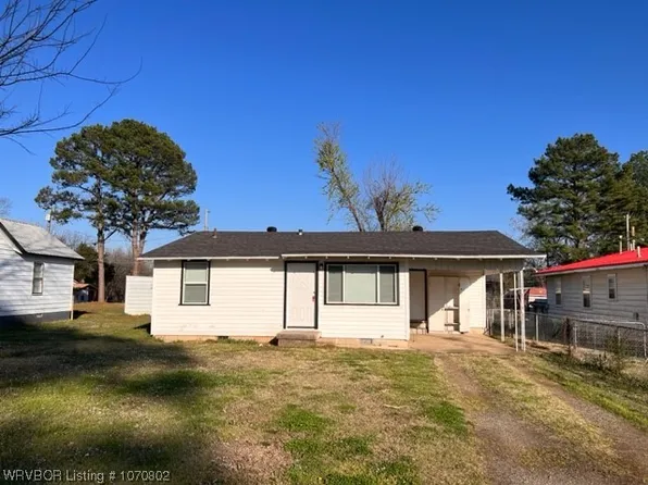 708 Hardy St, Poteau, OK 74953