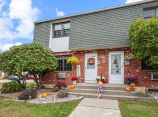 80 Wellswood Rd APT 9, Amston, CT 06231