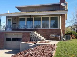 2104 Arroyo Dr, Rapid City, SD 57702