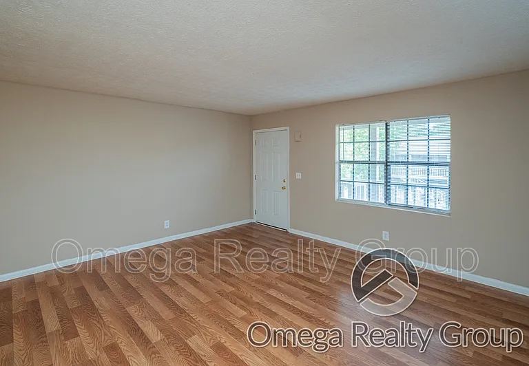 Lakeridge Apartments — Photo 24
