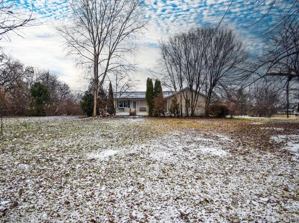 10110 Smiths Creek Rd, Goodells, MI 48027