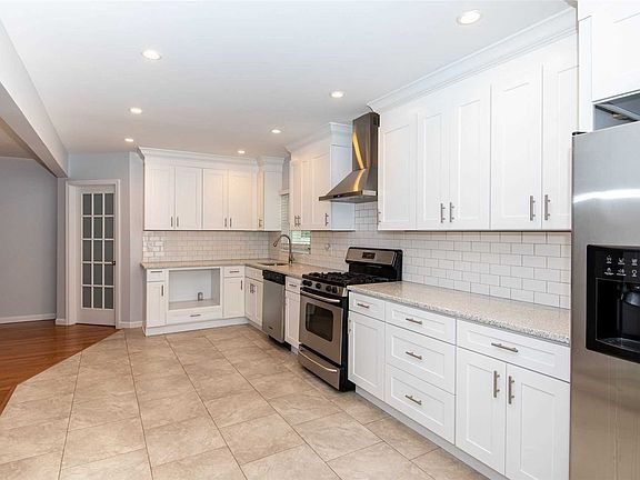 4th image of 106 Cambridge Ave