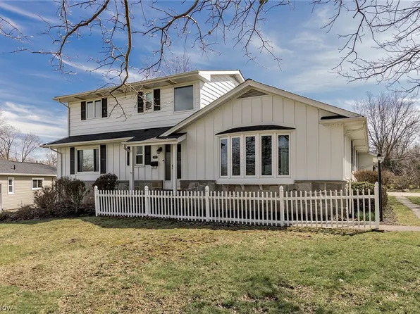 777 Cheriton Dr, Highland Heights, OH 44143