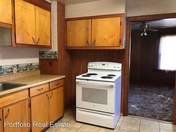 3rd image of 9769 Curry Dr NE