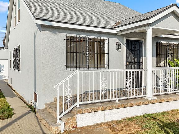 3rd image of 1137 W 67th St