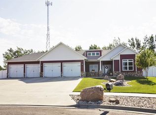 1223 30th Ave SE, Minot, ND 58701