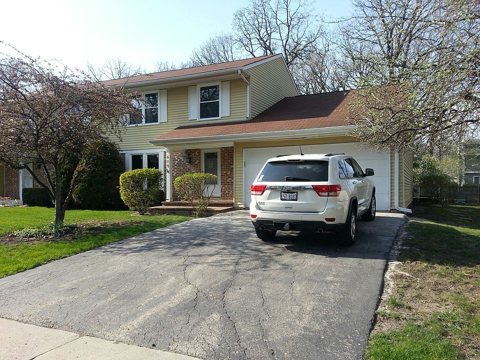 Duplex in Lake Bluff, IL