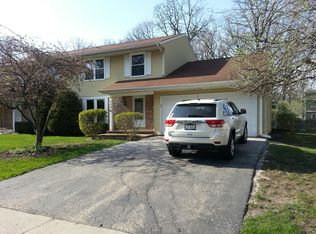 609 Smith Ave, Lake Bluff, IL 60044