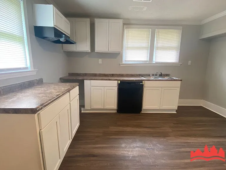 1532 Barton St — Photo 8